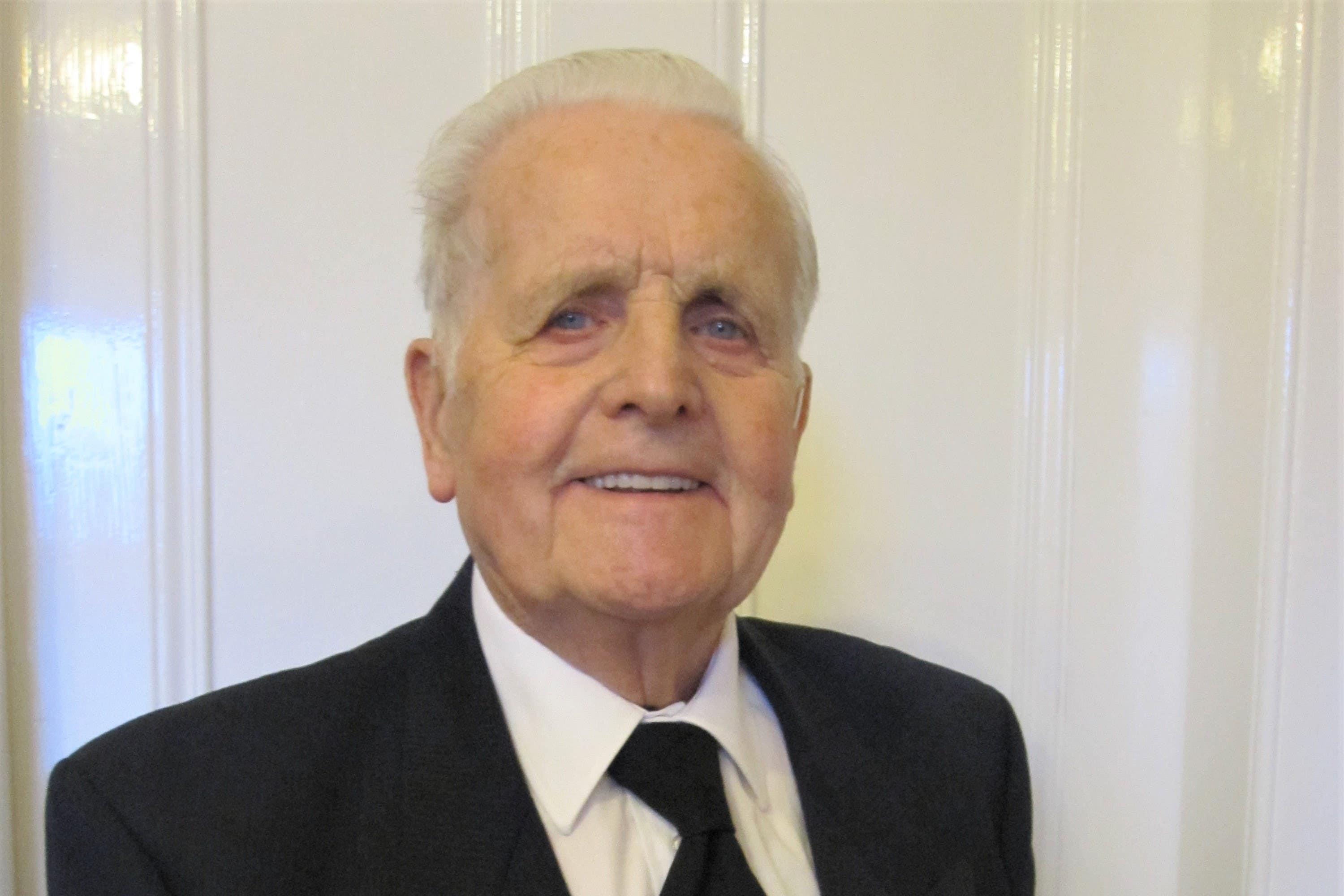 D-Day veteran recalls first learning of invasion as he made his ...
